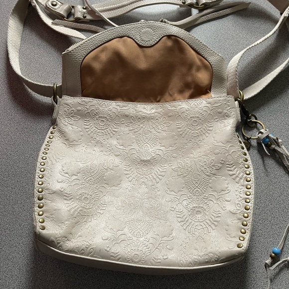 The Sak Silverlake Ivory Crossbody Leather Bag - Picture 4 of 16